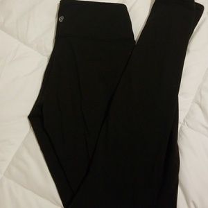 Black lululemon wonder unders